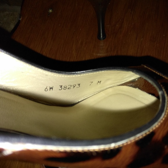 Stuart Weitzman Patent Leather Leopard Slngback - Picture 8 of 8